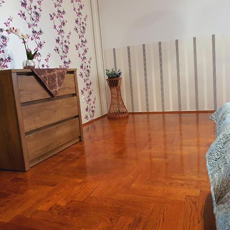 Adel Apartman ミシュコルツ エクステリア 写真