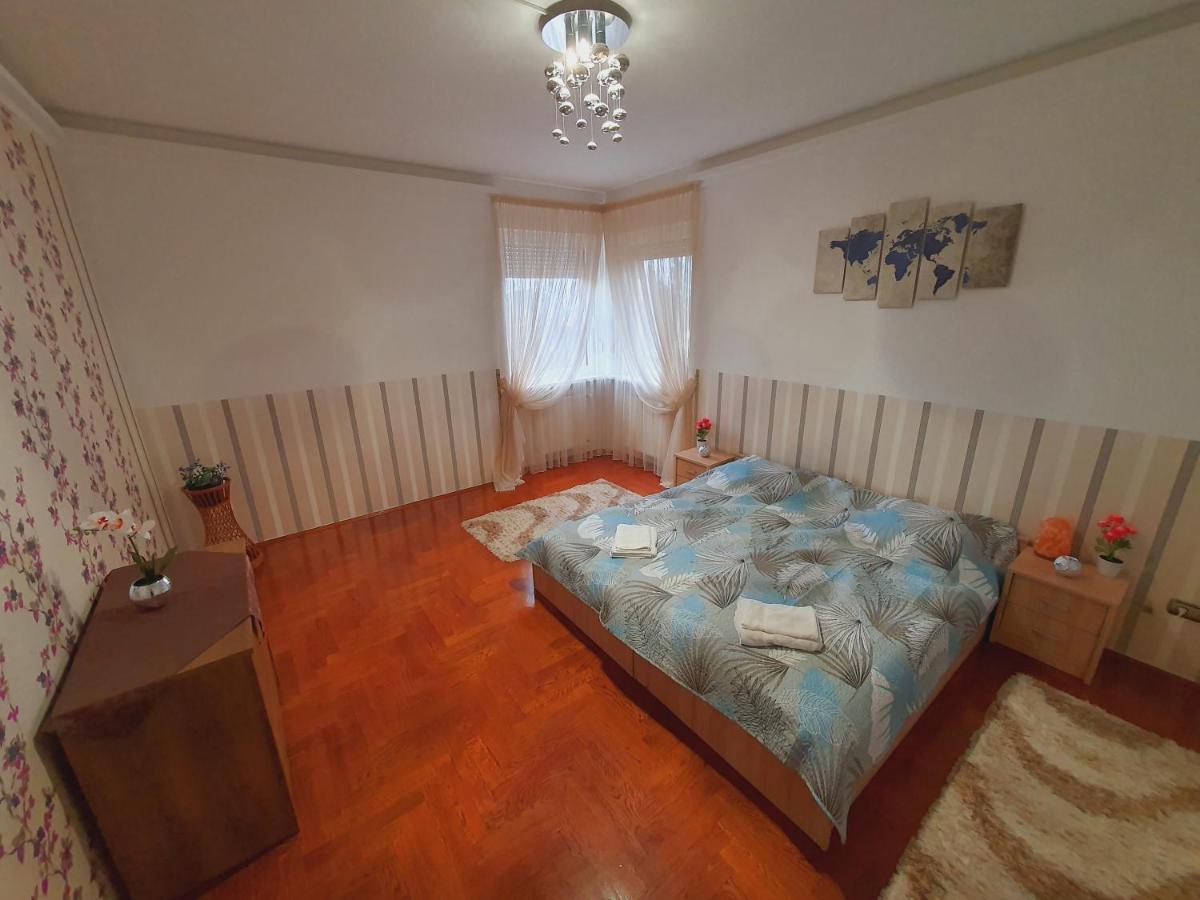 Adel Apartman ミシュコルツ エクステリア 写真